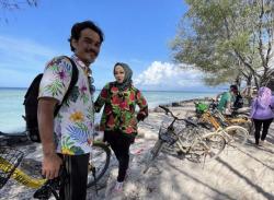 Teddy Syach Bingung Gantikan Peran Istri Mengasuh Anak-anaknya