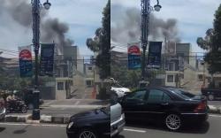 Gudang Toko Kue Ternama di Dago Bandung Terbakar
