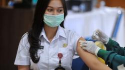 Beredar Hoaks Vaksin Covid-19 Mengandung Mikrocip, Begini Penjelasan Kemenkes  