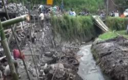 Video Akses Jalan Malang-Kediri Terputus akibat Jalan Ambles