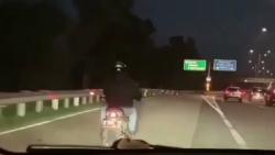 Viral, Pengendara Motor Masuk Tol Pasteur Menuju Gerbang Tol Baros<