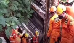 Video Evakuasi Korban Ke-27 Kecelakaan Bus Pariwisata di Sumedang