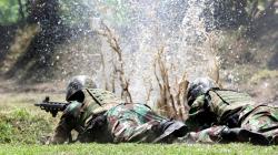 Ngeri, Prajurit Marinir Dihujani Peluru saat Latihan Tempur Operasi Khusus