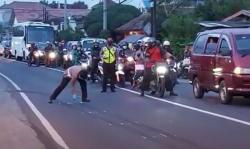 Bus Tabrak 3 Kendaraan di Pasuruan, Pemotor Tewas Terseret Puluhan Meter