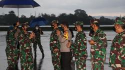 Kapolda Bali Sambut Kedatangan Panglima TNI dan Kapolri Tiba untuk Pimpin Vaksinasi