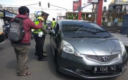 Menolak Dites Rapid, Wisatawan asal Jakarta ke Lembang Diputar Balik