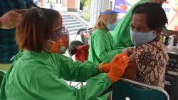 Ribuan Tokoh Agama dan Warga Jombang Disuntik Vaksin Covid-19 AstraZeneca