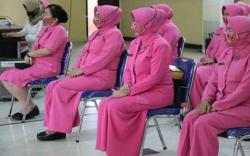 25 Istri Polisi di Musi Rawas Disuntik Vaksin<