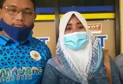 Merasa Dicemarkan, Bu Kades yang Digerebek Suami Laporkan Akun Facebook ke Polisi