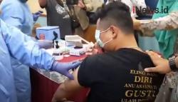 Video Petugas Lapas Bekasi Menangis Lihat Jarum Suntik Vaksin Covid-19