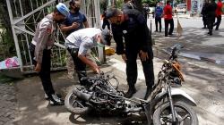 Penampakan Motor Terduga Pelaku Bom Bunuh Diri, Bagian Belakang Hancur<