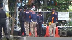 Video Densus 88 Lanjutkan Olah TKP Fokuskan di Titik Ledakan Katedral Makassar