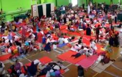 Video Pengungsi Kebakaran Kilang Minyak Balongan Alami Sesak Napas