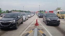 Kendaraan Padati Tol Cipali Cirebon, Pemudik Melenggang Tanpa Pemeriksaan