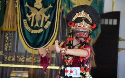 Lestarikan Seni Budaya Lokal, Puluhan Penari Ikut Festival Tari Topeng