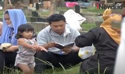 Jelang Ramadan, Warga Kunjungi Makam untuk Berziarah
