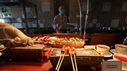 Nostalgia di Bulan Ramadan, Restoran Ini Sajikan Jajanan Tempo Doeloe 