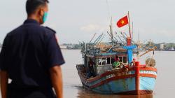 Curi Ikan di Laut Natuna, 5 Kapal Ilegal Berbendera Vietnam Ditangkap