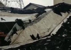 Video Angin Kencang di Bandung, 4 Mobil Tertimpa Pohon Tumbang