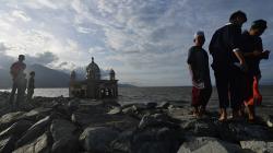 Ngabuburit Menunggu Buka Puasa di Masjid Terapung Rusak akibat Tsunami