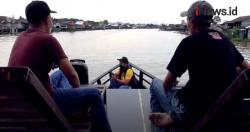 Video Ngabuburit Susur Sungai dengan Perahu Kelotok di Pangkalan Bun