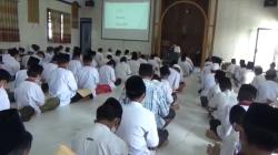 Pesantren di Jombang Ini Ajarkan Kitab Kuning dengan Bahasa Inggris 