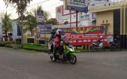 Bidan Cantik Bandar Arisan Ditahan, Polres Muba Dapat Karangan Bunga