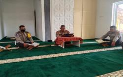    Menginspirasi, Polisi di Musi Rawas Mengaji Satu Juz per Hari Selama Ramadan