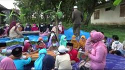 Asyiknya Anak-Anak di Boyolali Belajar Alquran di Alam Terbuka  