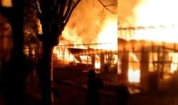 Rumah Terbakar usai Tarawih, 48 Warga Aceh Ngungsi ke Kantor Desa