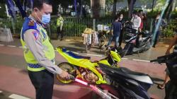 Pakai Knalpot Brong, Pengendara Motor di Sekitar Monas Ditilang Polisi 