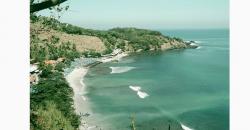 5 Tips Liburan di Pantai Menganti Kebumen, Pemandangannya Mirip di Uluwatu Bali