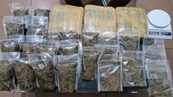 Polisi Tangkap Pengedar Narkoba di Karawang, Sita 4,4 Kilogram Ganja Siap Edar<
