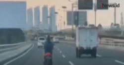 Video Polisi: Emak-emak Naik Sepeda Motor Masuk Tol karena Ikuti GPS Mobil