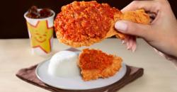 Menjajal Ayam Goreng Kriuk Sambal Bawang Khas Nusantara yang Pedas Gurih