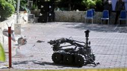 Aksi Robot Penjinak Bom Bantu Gegana Ledakkan Benda Mencurigakan