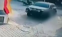 Detik-Detik Bocah Tewas Terlindas Mobil di Parkiran Masjid Sumbar