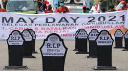 Aksi Hari Buruh 2021 di Jakarta, Massa Bawa Batu Nisan