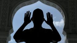 10 Keutamaan Shalat Tepat Waktu, Bukti di Hari Kiamat hingga Dihapuskan Dosa