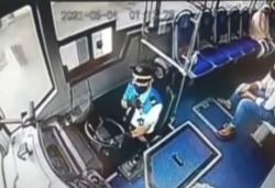 Video Viral Bus Trans Metro Deli Dilempar Batu Terekam CCTV 