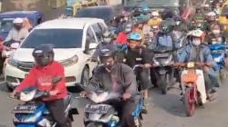 Andalkan Jalur Tikus, Banyak Pemudik Sepeda Motor Lolos Pemeriksaan di Cirebon <