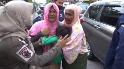 Gepeng di Makassar Melawan Dirazia Petugas<