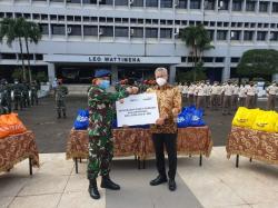 Bank Mandiri Distribusikan Paket Sembako kepada Masyarakat dan Anggota TNI-Polri