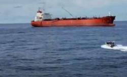 Video KRI John Lee Selamatkan ABK Kapal MT. St. Khaterinen yang Jatuh di Laut Natuna Utara