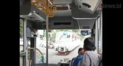 Detik-Detik Bus Batik Solo Trans Terserempet Kereta Terekam Video Amatir