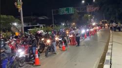 Jalur Pantura Kedungwaringin Diperketat, Pengendara Diminta Dokumen Perjalanan