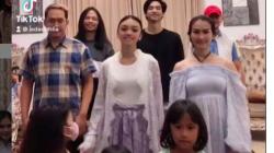 Pakai Baju Seksi saat Ucapkan Lebaran Iis Dahlia Dikritik Netizen