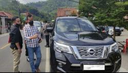 Kelabui Petugas Penyekatan, Pengendara Mobil Pelat Nomor Polri Diamankan di Majalengka