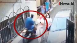 Rekaman CCTV Penjambretan Tas Mewah di Perumahan Elite Duren Sawit
