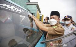 105 Angkot dan 5 Bus Antarkan 742 Lansia di Kabupaten Bandung Jalani Vaksinasi Covid